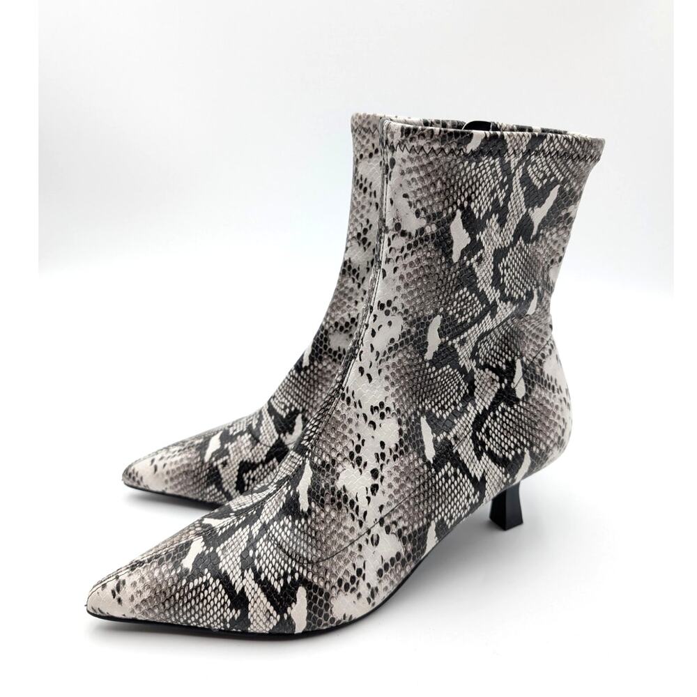 NWOB Abound Erinn Pointed Toe Heel Boot Women's Ivory Snake Size US8M EU38.5